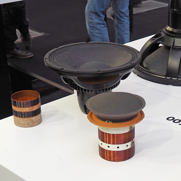 La tecnologia Tetracoil o Double Voice Coil